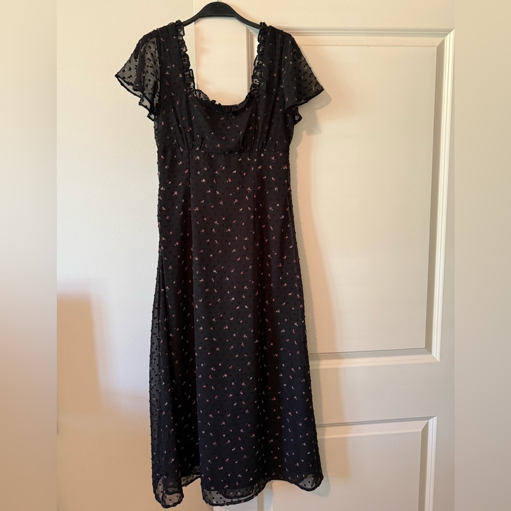 Lulu’s black floral dress